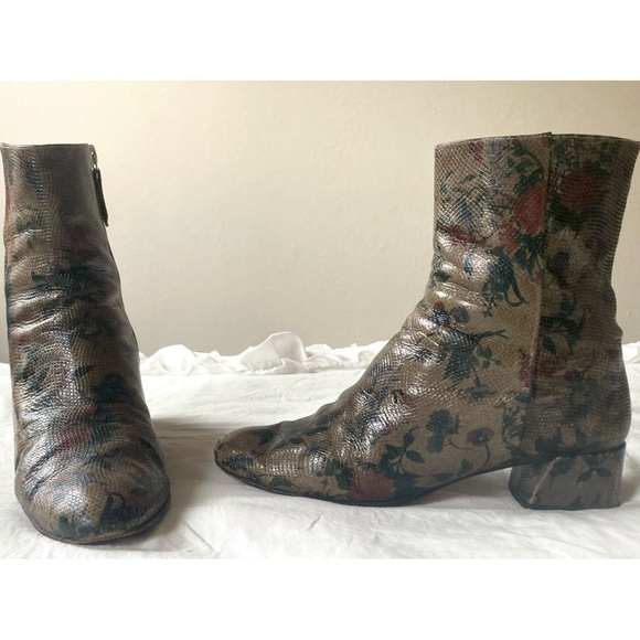 HOLIDAY PICK 🖤 Wallpaper Patterned Boots - Picture 5 of 5